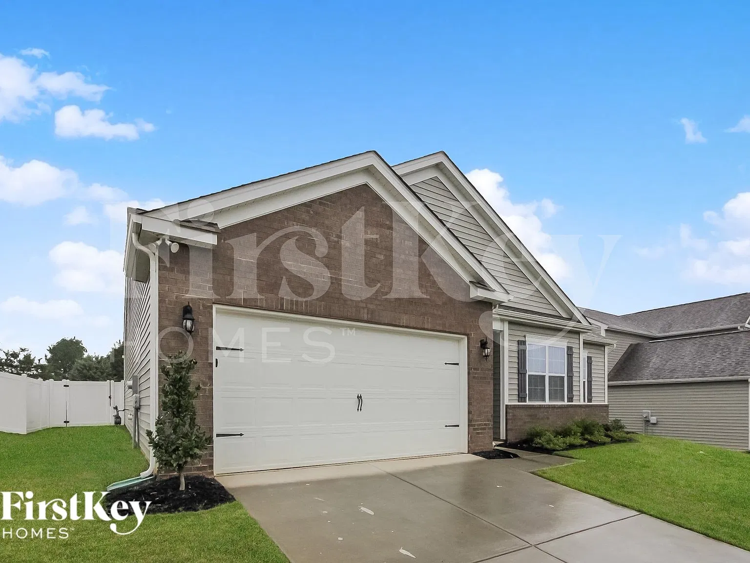 4 bed, 2.0 bath, 1892 sqft, $2,820 — Photo 3