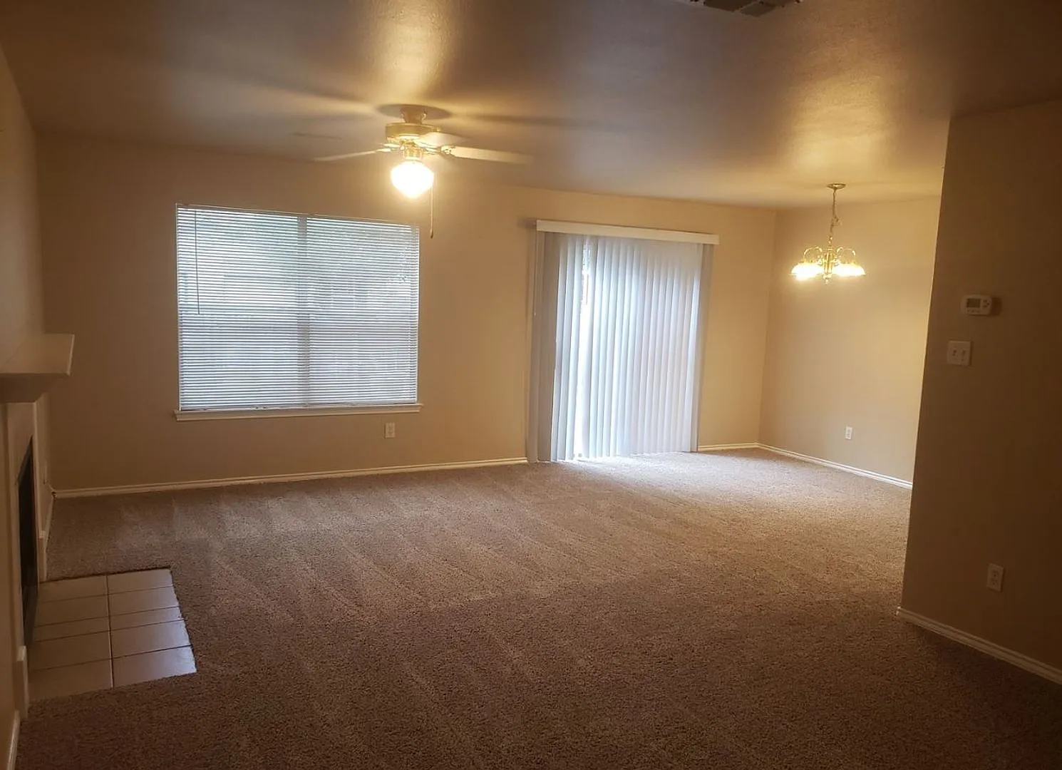 Medical Center! Available Now! Immaculate Well-Maintained 3bd/2.1ba Townhome — Photo 3