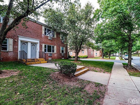 2nd image of 22 York Dr APT 6B