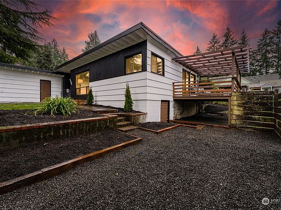 3rd image of 4203 NW Heather Lane