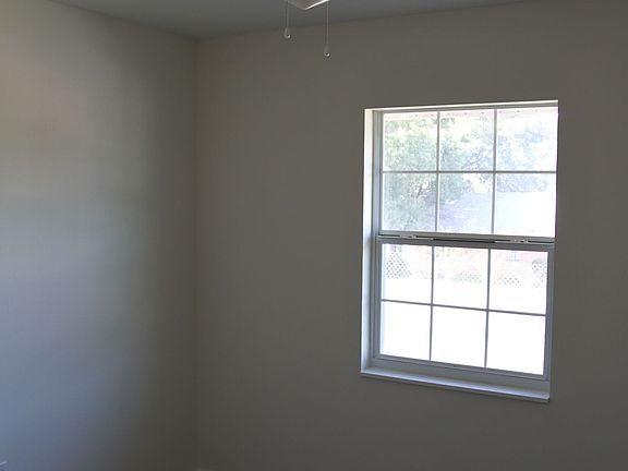 4th image of 644 W Ella J Gilmore St