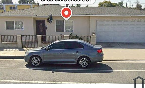 4th image of 8230 Gardendale St