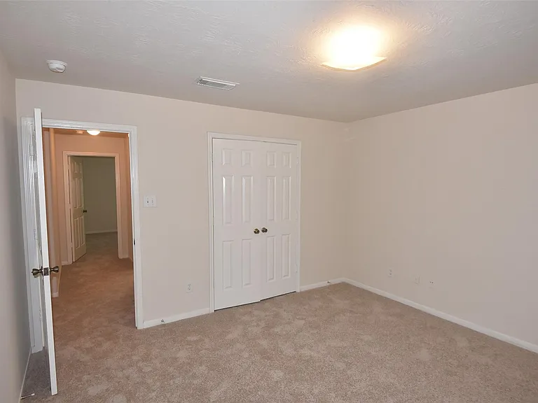 1035 Junction Ct — Photo 7