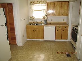 5th image of 305 W Washington Ave