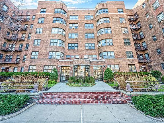 2nd image of 98120 Queens Blvd APT 4L