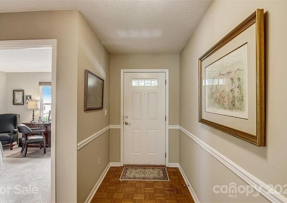 15 Gray Wolf Ln, Hendersonville, NC 28792 Zillow