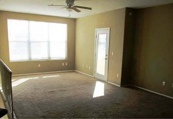 4th image of 5855 Valley Dr Unit 2044