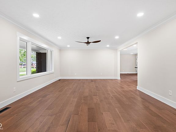 3rd image of 2004 Terrace Ln