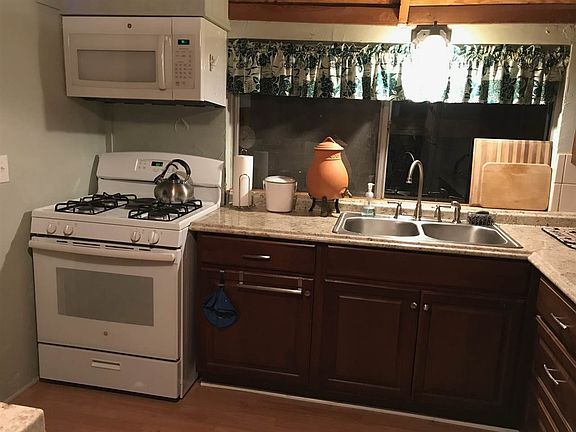 3rd image of 1401 Waterway Ln