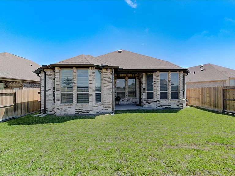 20807 Shawbrook Dr — Photo 45