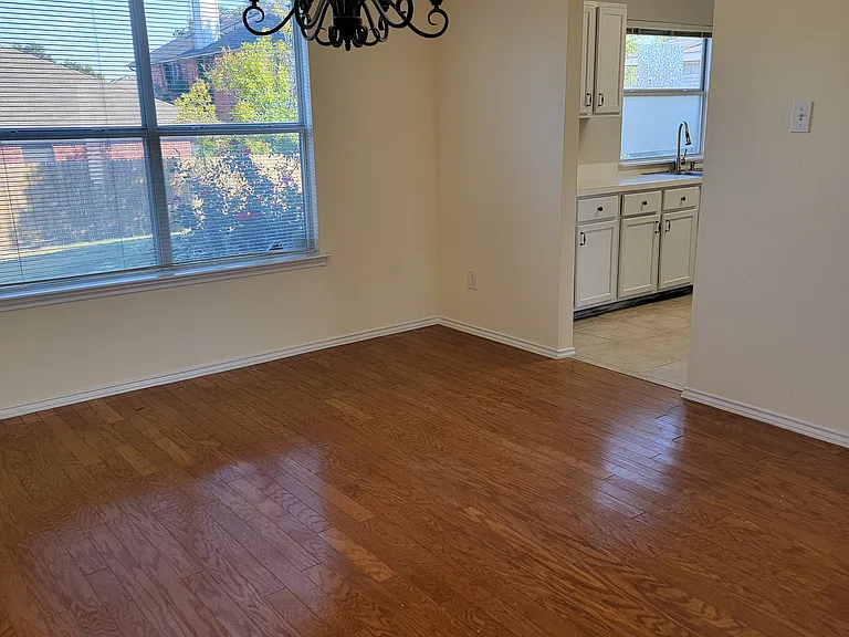 6001 Fenwick Ln — Photo 12