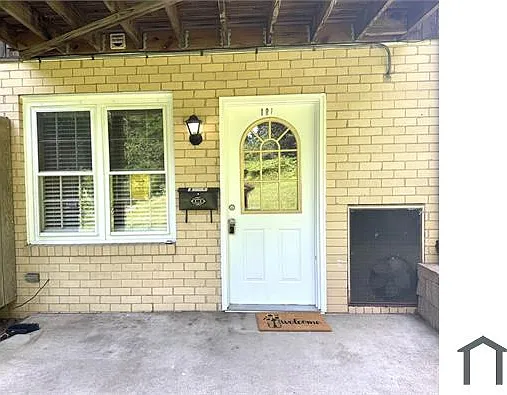 181 Shetland Cir — Photo 1