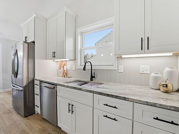4th image of 8943 Emerald Hill Dr