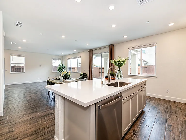 4025 Trinity Alps Way — Photo 15