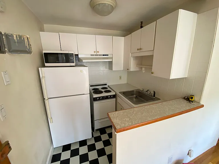 712 Commonwealth Ave #1 — Photo 5