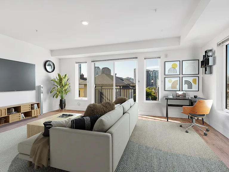 Dunn Motors Apartments — Photo 1