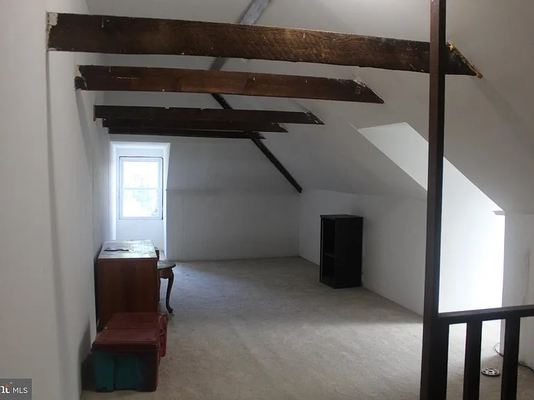 446 N Prospect St — Photo 11