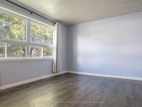 5th image of 34 Northlin Park Rd