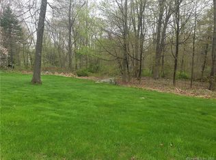 9 Maplecrest Dr, Danbury, CT 06811