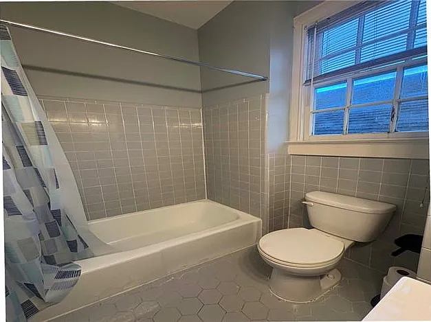 7816 S Claiborne Ave — Photo 11