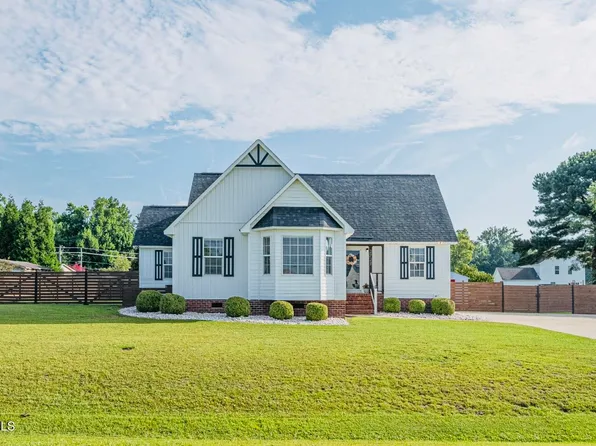 2729 Preston Lane, Grimesland, NC 27837