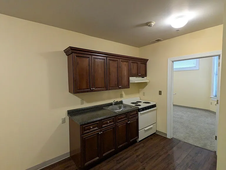 320 E Lincoln Ave — Photo 13