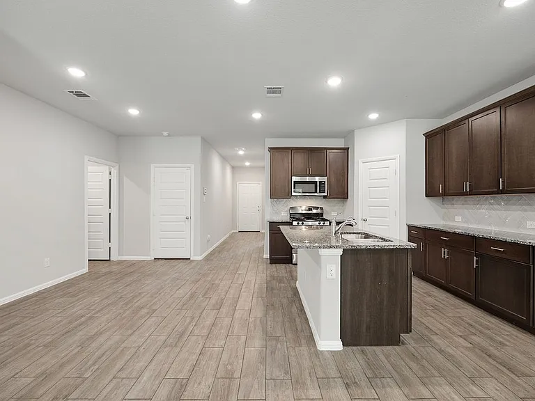 716 Big Bend Pkwy — Photo 13