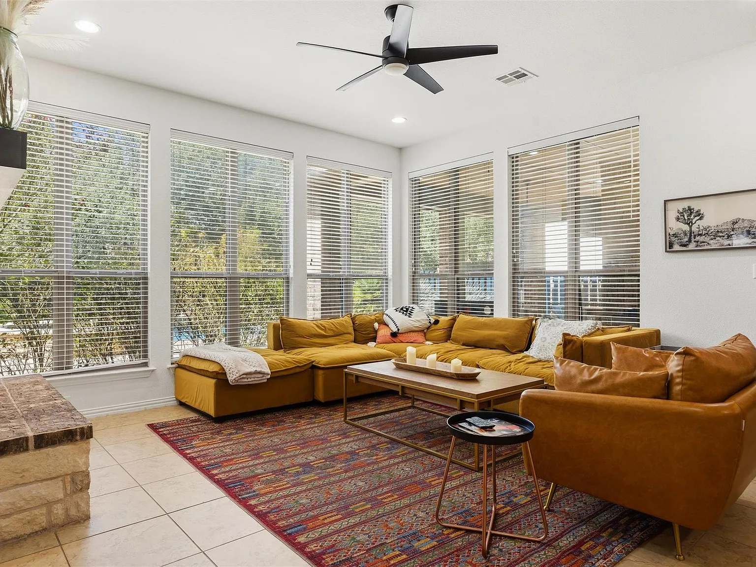 5 bed, 4.5 bath, 3673 sqft, $7,250 — Photo 3