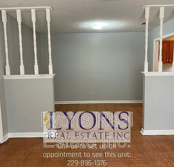 1100 S Gordon Ave #D — Photo 2