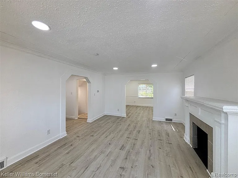14800 Woodmont Ave — Photo 5