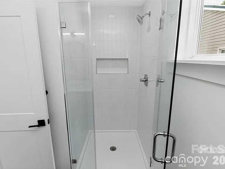 2716 Baltimore Ave — Photo 9