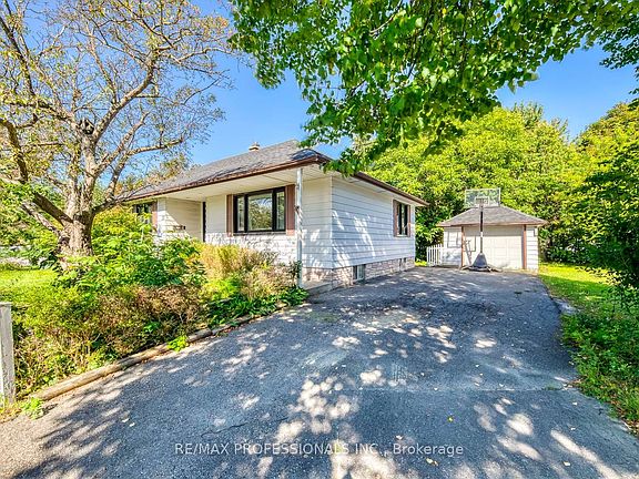 3rd image of 37 McLaughlin Rd N