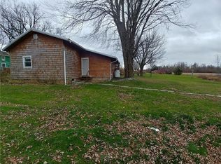 7632 Sackett Rd, Bergen, NY 14416