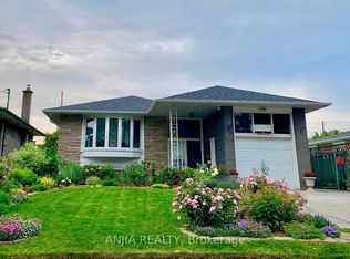 36 Birchard St, Toronto, ON M1T1Z2