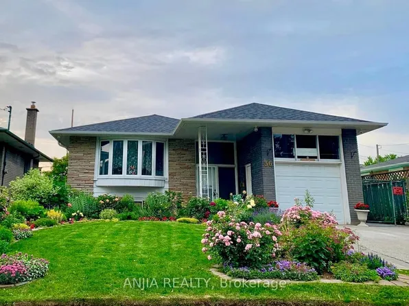 36 Birchard St, Toronto, ON M1T 1Z2