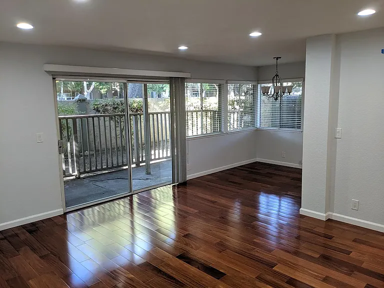 2517 Jubilee Ln — Photo 2