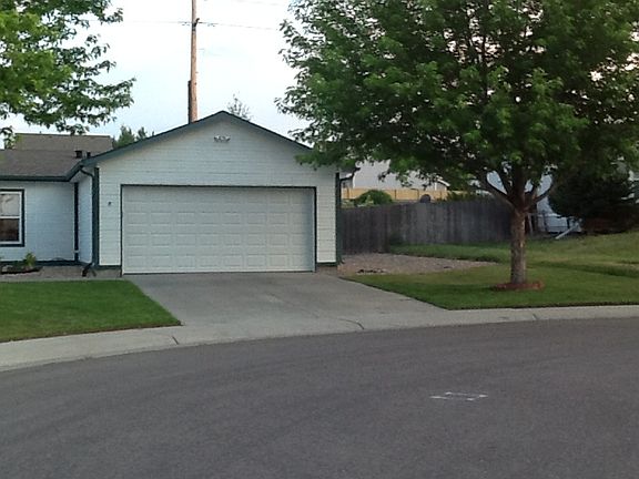 Note additional parking next to garage