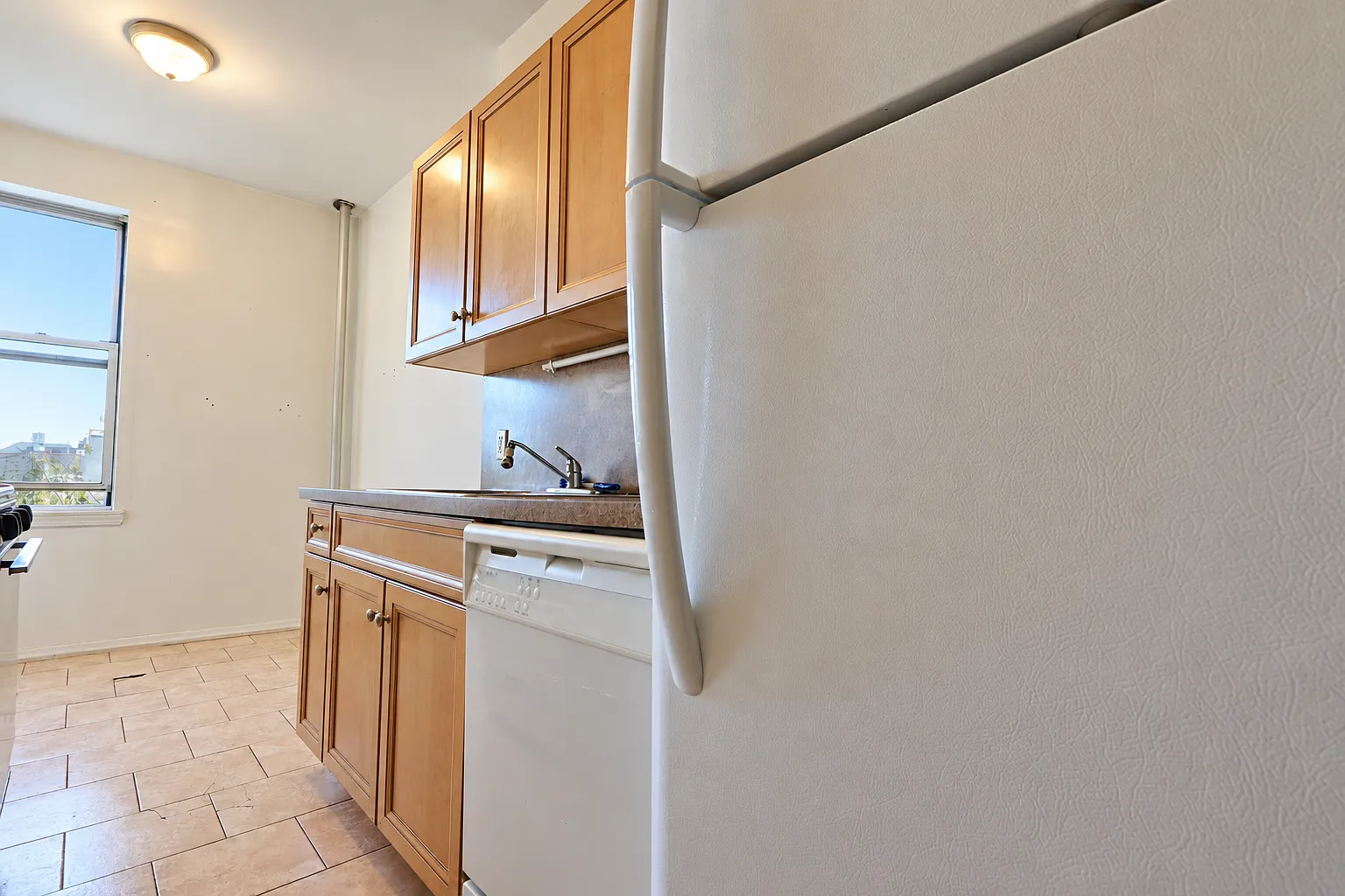 6735 Ridge Boulevard — Photo 2