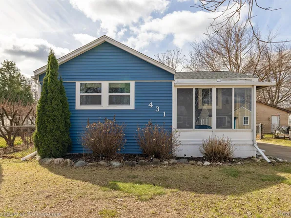 431 Nakota St, Clawson, MI 48017