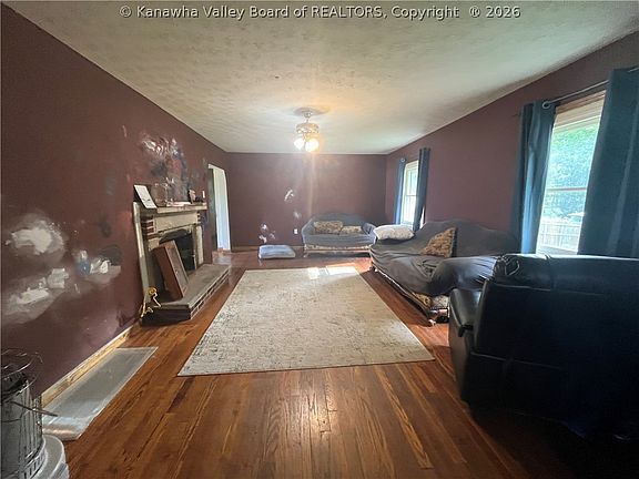 2nd image of 499 Staffhouse Rd