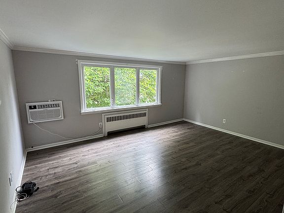 2nd image of 322 Broughton Ave Floor 2