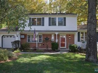 4 Rexland Dr, Boonton, NJ 07005