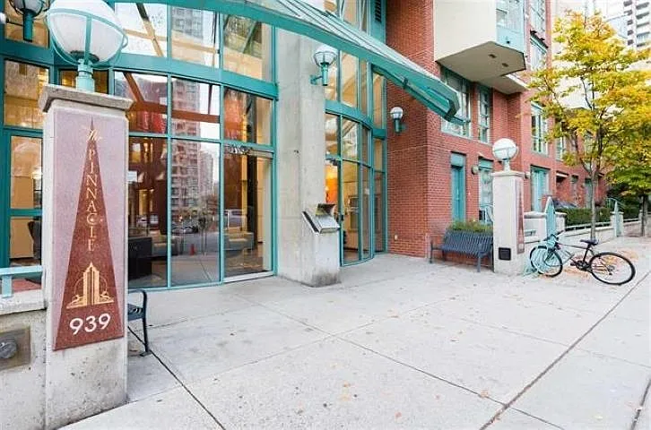 929 Homer St — Photo 23