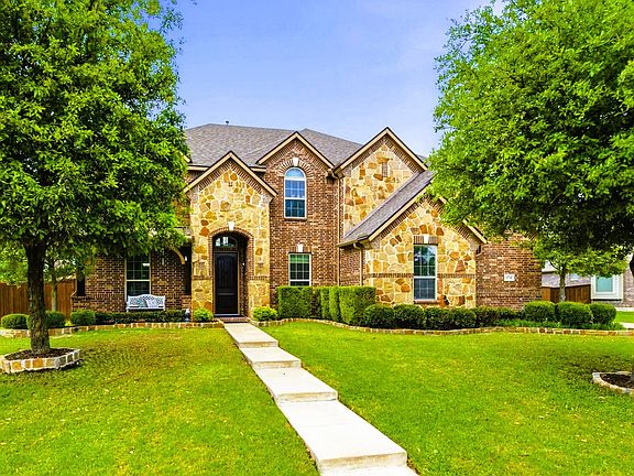 3rd image of 1714 Yosemite Ln