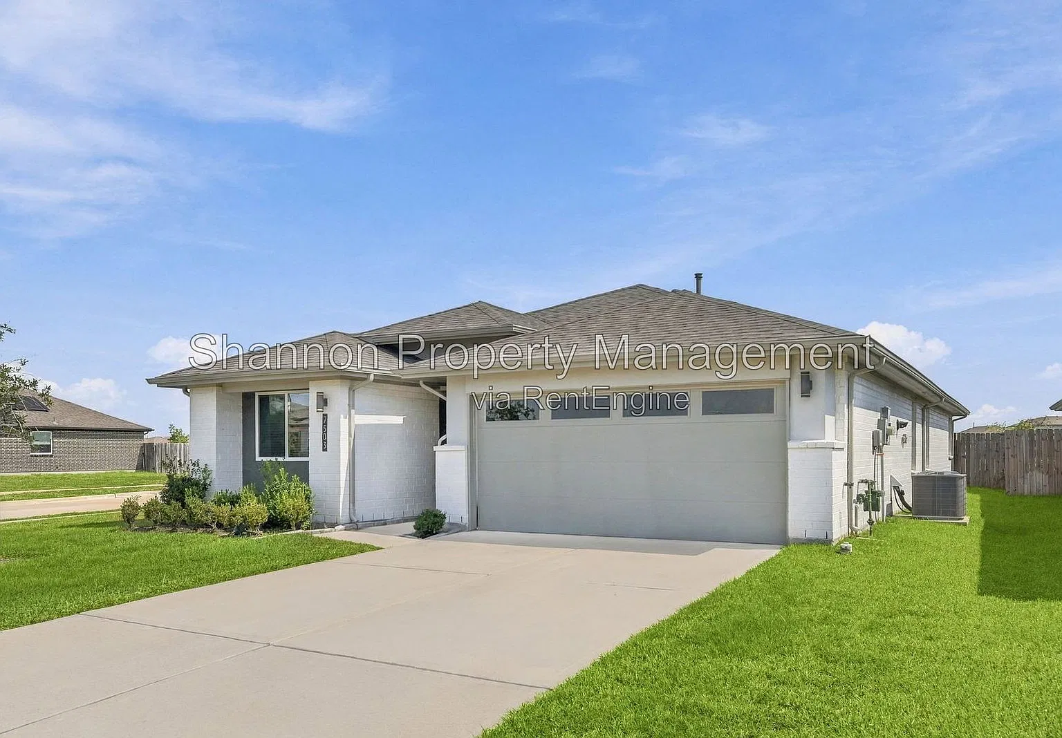 4 bed, 2.0 bath, 2388 sqft, $2,300 — Photo 4