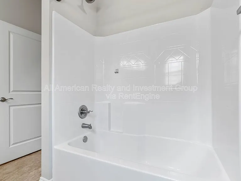 2140 Nina St — Photo 12