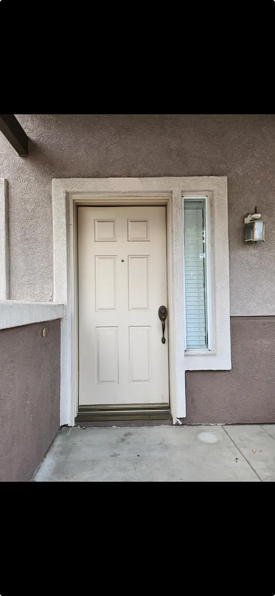 Building Photo - 1024 N Turner Ave #233