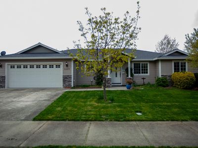 1604 Medart Ln, Grants Pass, OR, 97527