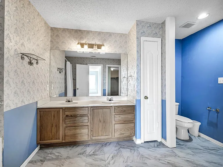 17627 Dansworth Dr — Photo 40