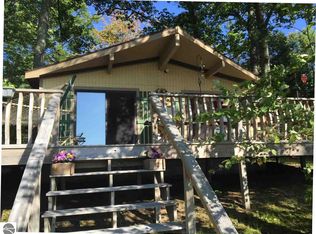 10405 Wildwood Rd, Interlochen, MI 49643